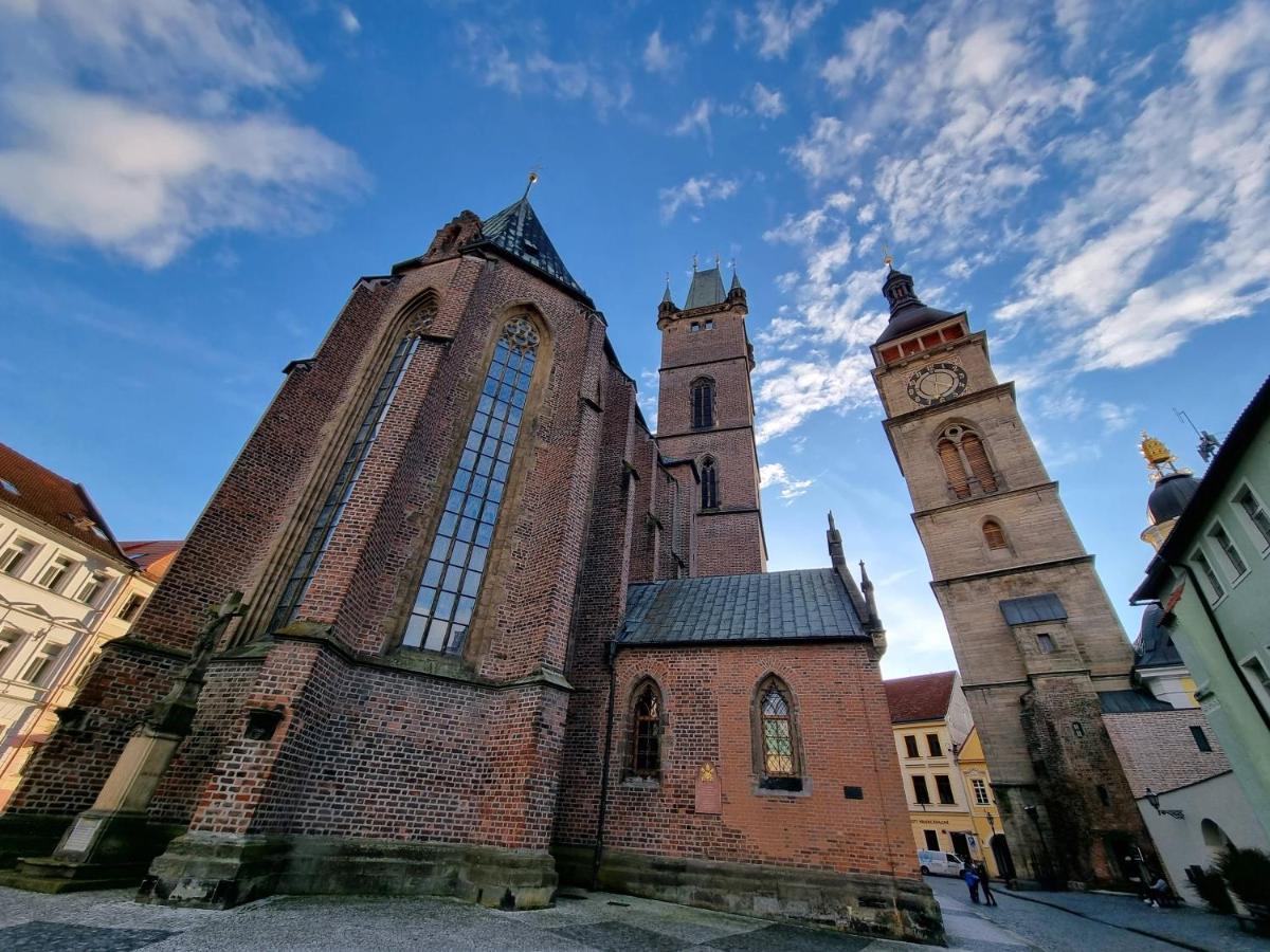 Luxusni Studio Na Velkem Namesti, Wi-Fi, Netflix Hradec Králové Exterior foto